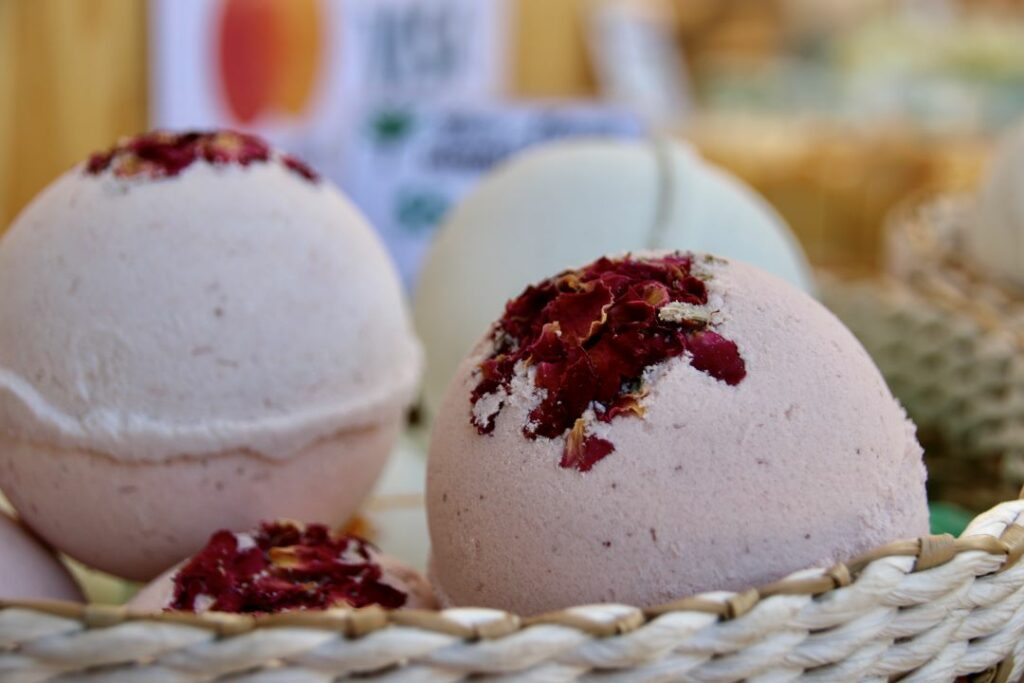 The Allure of Bath Bombs: History, Benefits, and Ingredients | Yarra ...